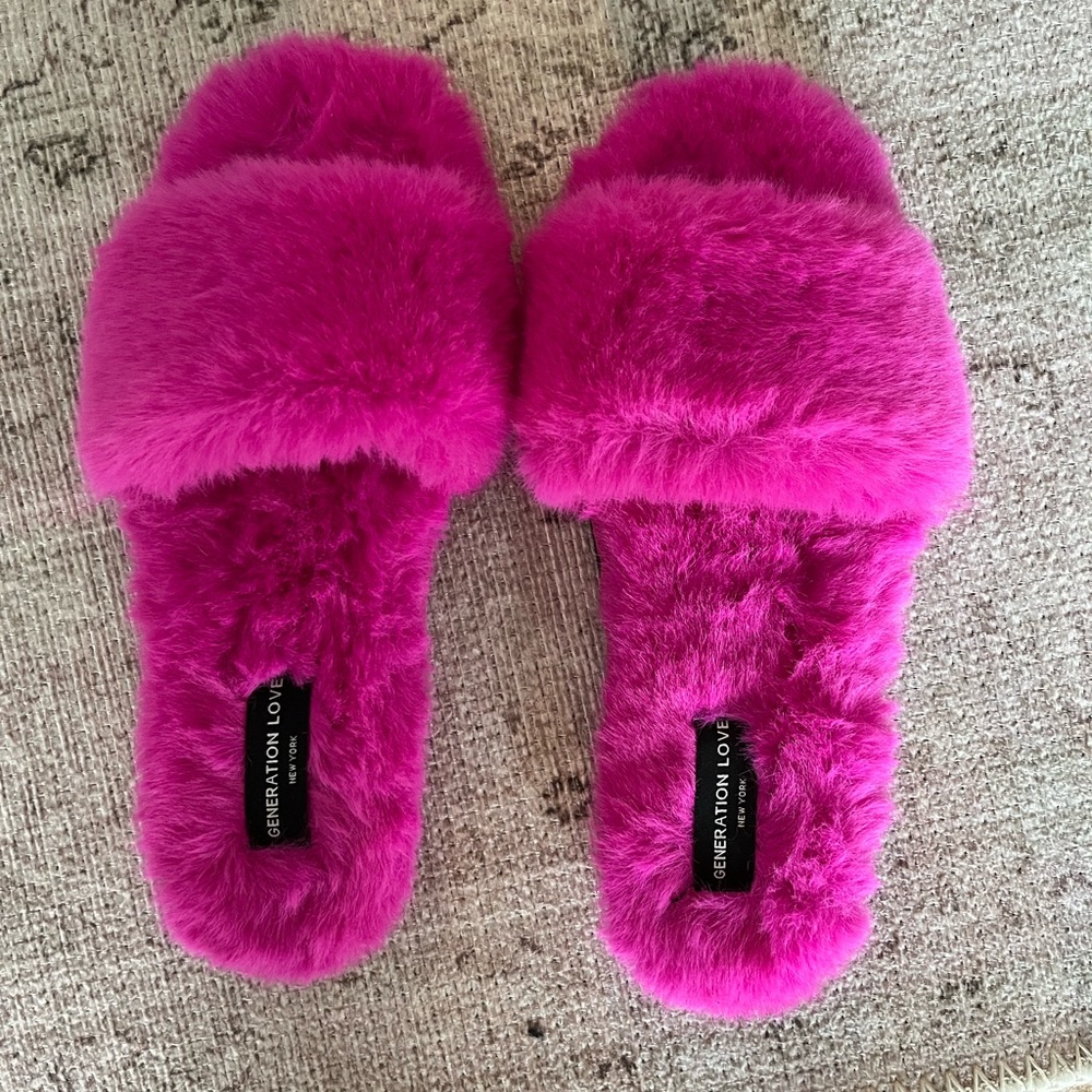 Generation Love Pink Slippers. Never worn. Size S (US 5-7).
